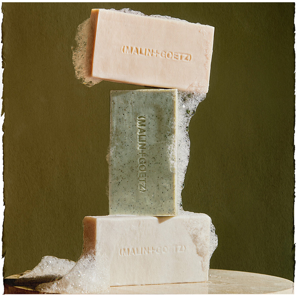 vitamin b5 hydrating bar - rum. - MALIN+GOETZ